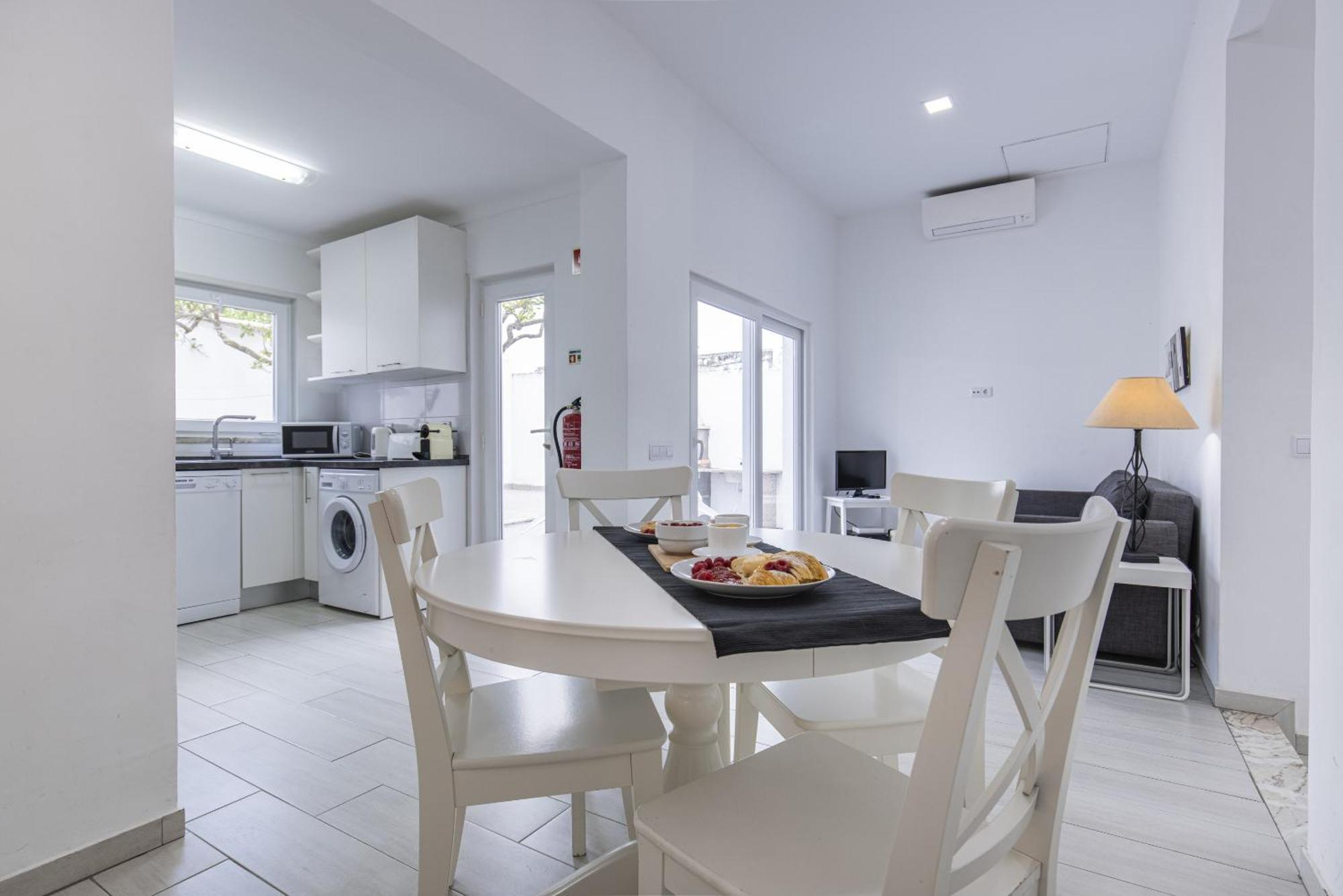 Holiday home A Casa Santos Nicolau Setubal